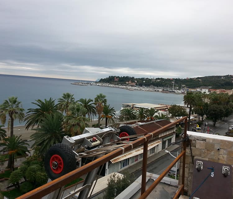 Servizi 3 - Traslochi Savona traslochi pandolfo montacarica savona dal alto - Traslochi savona